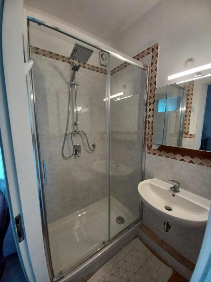 Casa Vacanze L'Acquerello Lari 外观 照片