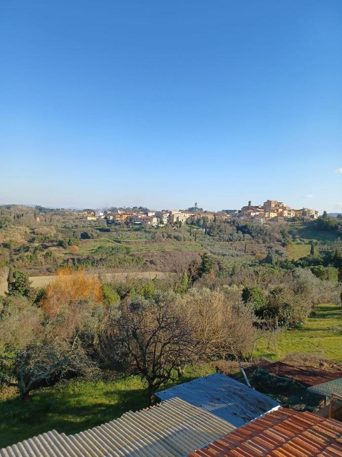 Casa Vacanze L'Acquerello Lari 外观 照片
