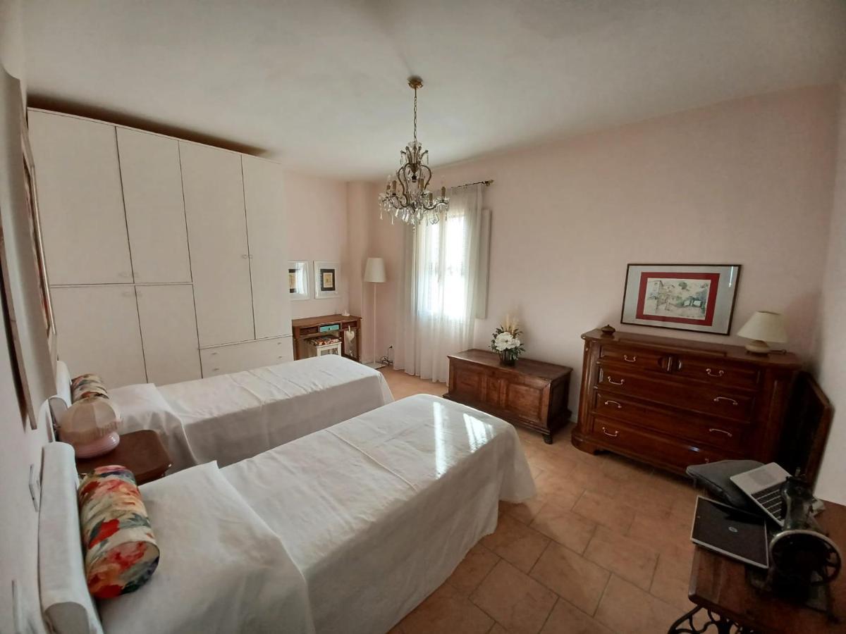 Casa Vacanze L'Acquerello Lari 外观 照片