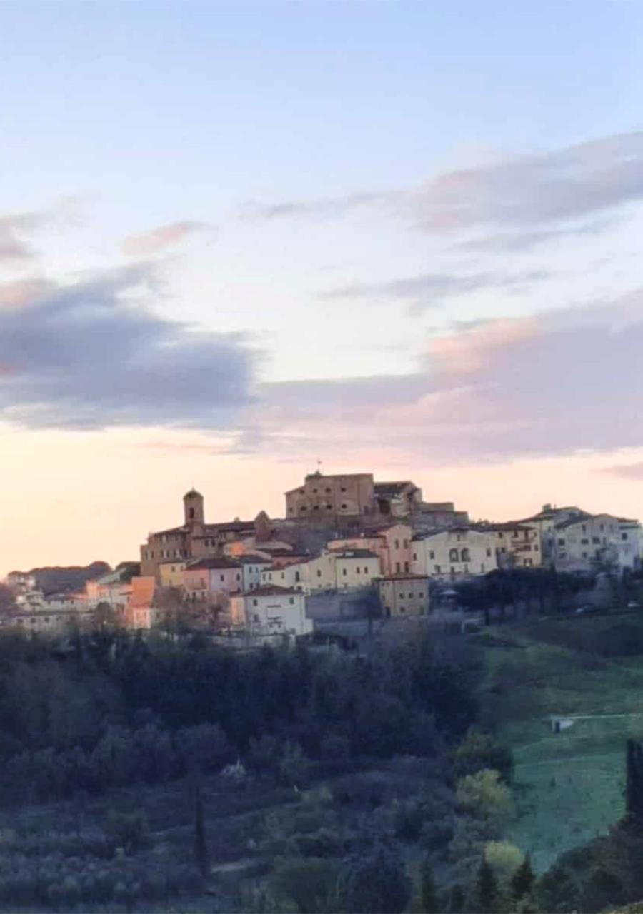 Casa Vacanze L'Acquerello Lari 外观 照片