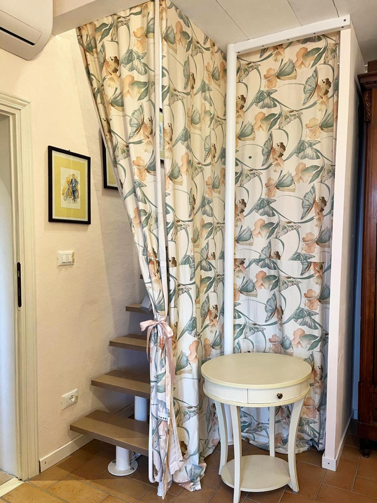 Casa Vacanze L'Acquerello Lari 外观 照片